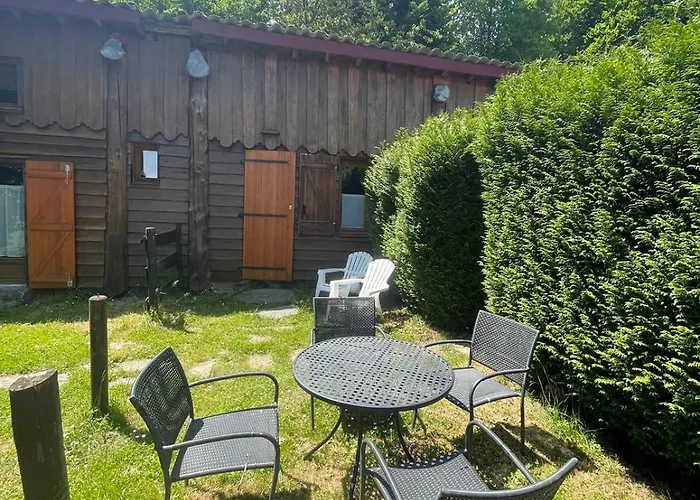 Hotell Les Myrtilles Le Bosc (Midi-Pyrenees)