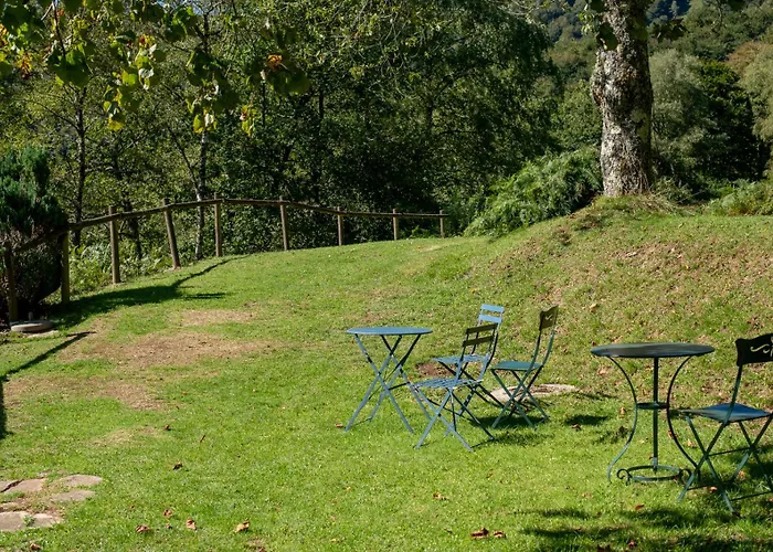 Hotell Les Myrtilles Le Bosc (Midi-Pyrenees)