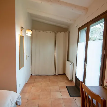 Les Myrtilles 2* Le Bosc (Midi-Pyrenees)